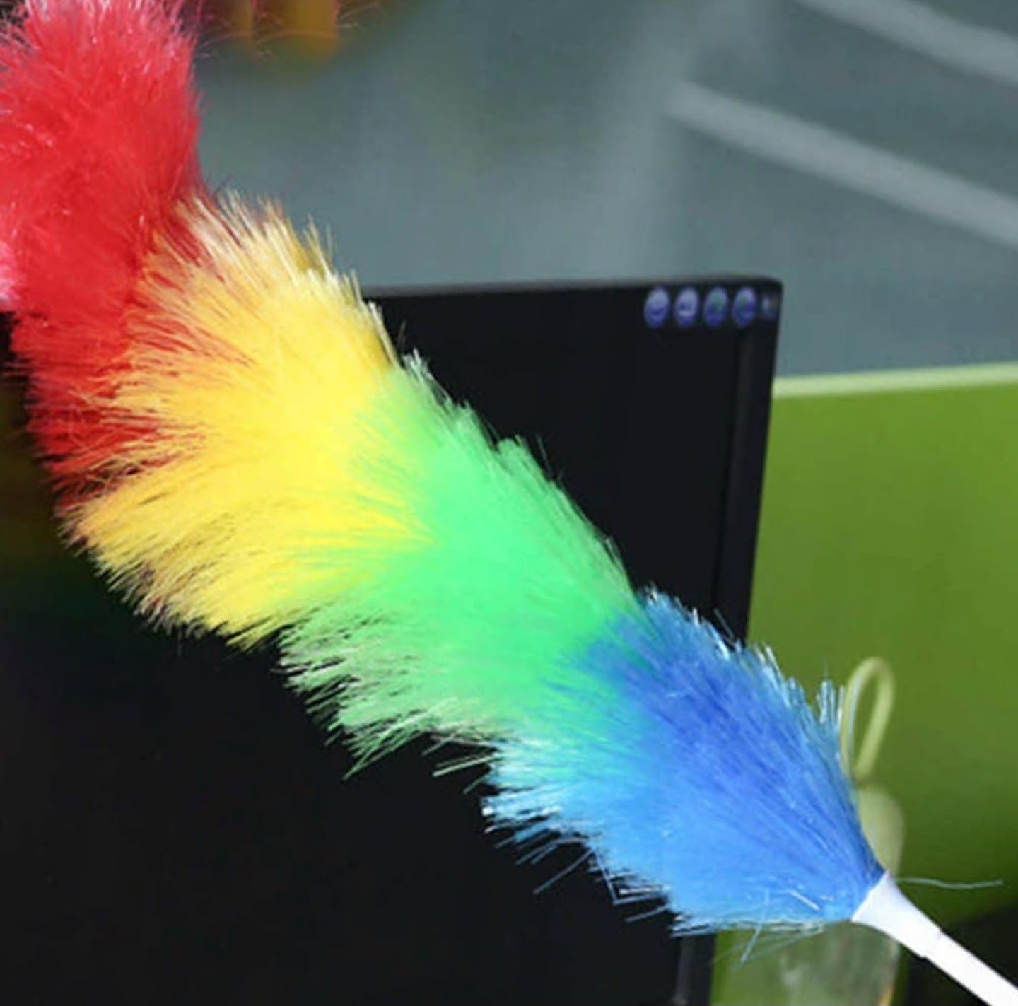 GHA Feather Duster 62cm Washable Duster with Plastic Protective Shell Retractable and Bendable Duster Color Chicken Dust Removal Household Car Microfiber Duster